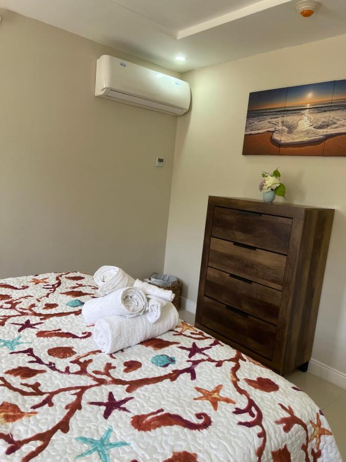 Bayfront Villa & Apartment พอร์ทมอร์ ภายนอก รูปภาพ
