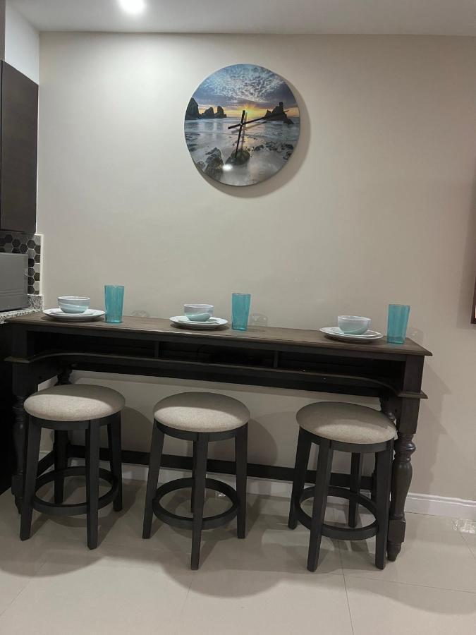 Bayfront Villa & Apartment พอร์ทมอร์ ภายนอก รูปภาพ