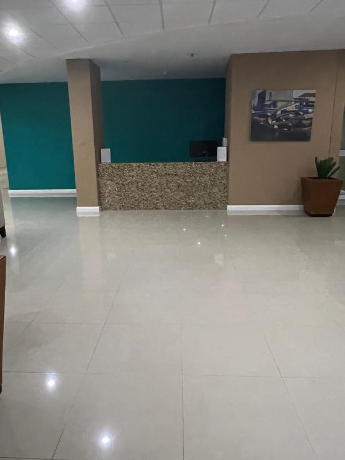 Bayfront Villa & Apartment พอร์ทมอร์ ภายนอก รูปภาพ